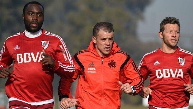 D&acute;Ale tem mais seis meses de contrato com o River