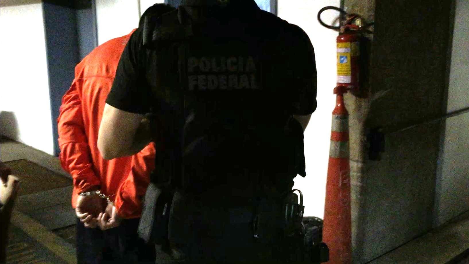 Preso suspeito de participar de roubo a ve&iacute;culo dos Correios