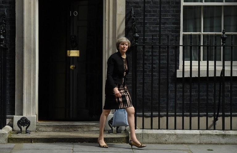 Theresa May aparece como favorita pela sucess&atilde;o de David Cameron 