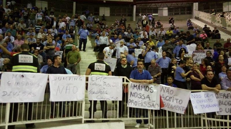 Audi&ecirc;ncia p&uacute;blica debate regulamenta&ccedil;&atilde;o de servi&ccedil;os como o Uber