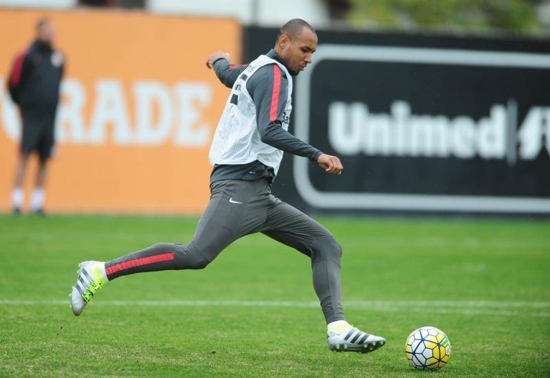 Alan Costa renovou com Inter at&eacute; o final de 2018