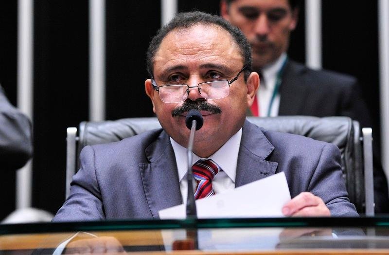 L&iacute;deres partid&aacute;rios seram notificados para enviar nomes, ou o pr&oacute;prio presidente interino da C&acirc;mara far&aacute; lista