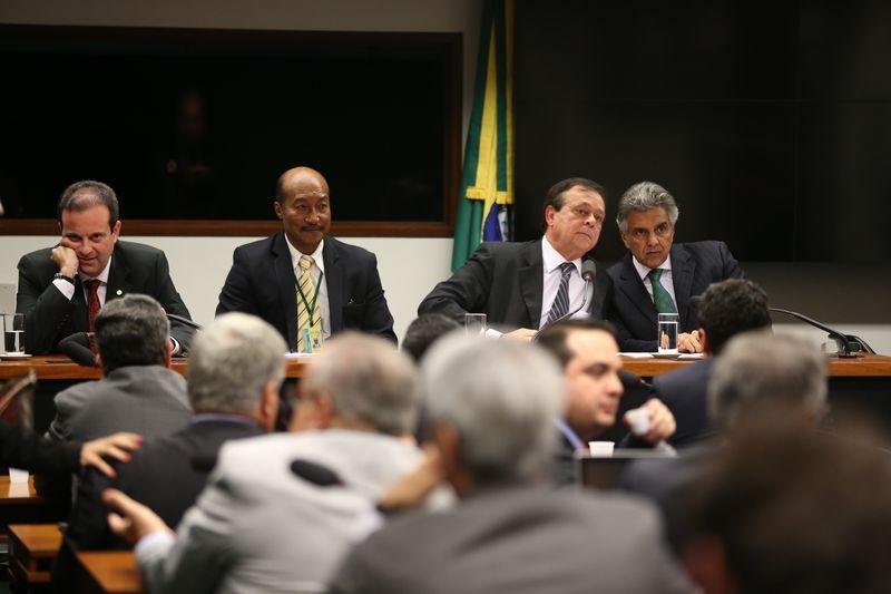 Houve vota&ccedil;&atilde;o e por 280 votos a 134 venceu a maioria formada pelos l&iacute;deres do chamado Centr&atilde;o