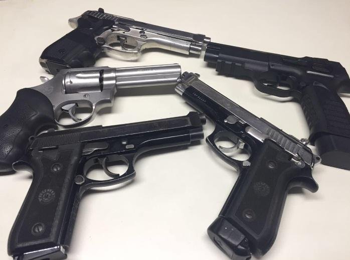Cinco pistolas foram apreendidas durante opera&ccedil;&atilde;o em Porto Alegre