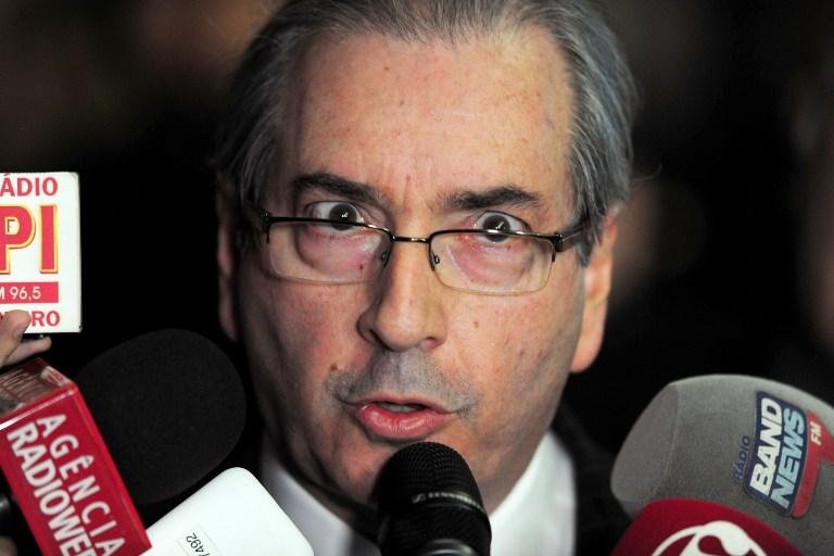 Surgem teses sobre a real motiva&ccedil;&atilde;o da ren&uacute;ncia de Cunha