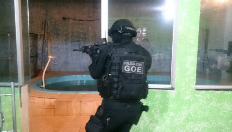 Empres&aacute;rios suspeitos de facilitar lavagem de dinheiro s&atilde;o presos em Cachoeirinha 