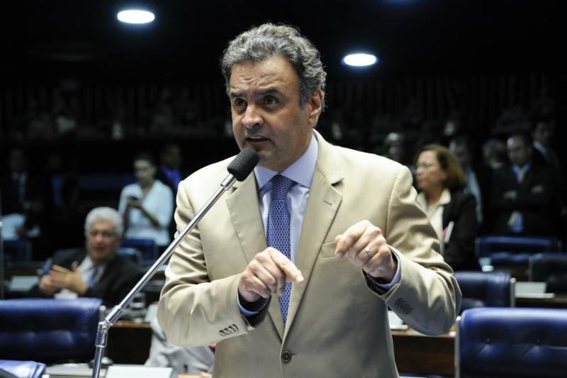 "N&atilde;o seremos o partido da disc&oacute;rdia", diz A&eacute;cio sobre sucess&atilde;o de Cunha