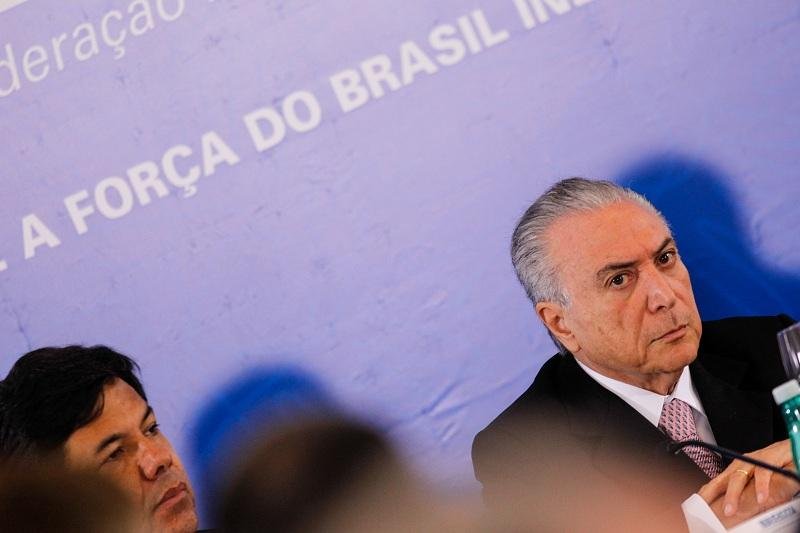 Presidente interino disse que ter&aacute; de tomar medidas impopulares a partir de um certo momento