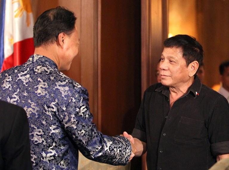 Novo governo das Filipinas afirmou estar disposto a compartilhar com Pequim os recursos naturais das zonas em disputa