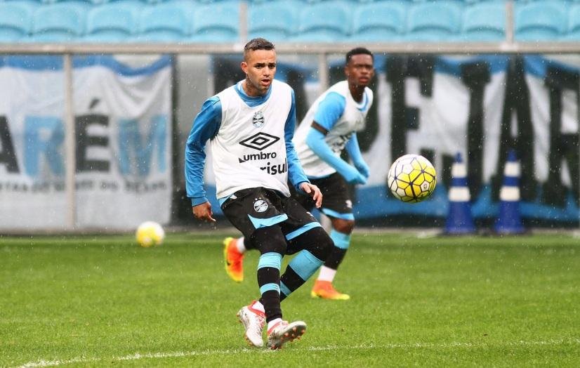 Ap&oacute;s rach&atilde;o, Roger fecha treino antes de partida contra Figueirense
