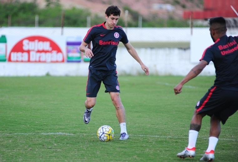 Dourado jogar&aacute; de primeiro voltante contra o Santa