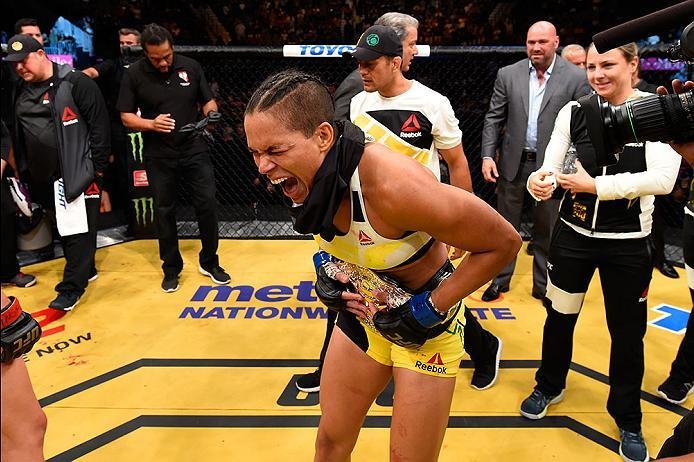 Amanda Nunes &eacute; a primeira brasileira campe&atilde; do UFC