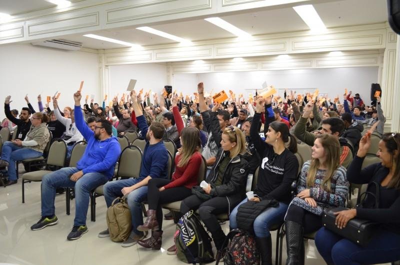 Servidores optaram pela greve em reuni&atilde;o da &uacute;ltima sexta-feira