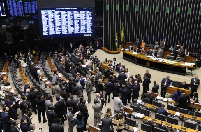 Planalto desiste de nome de consenso na C&acirc;mara