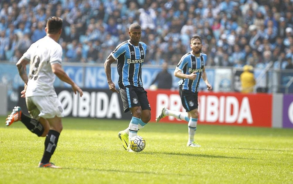 Sele&ccedil;&atilde;o ol&iacute;mpica pode tirar Walace do Gr&ecirc;mio