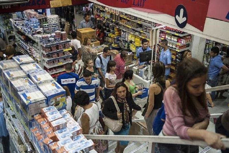 Vendas do com&eacute;rcio varejista t&ecirc;m queda de 7,3% em 2016