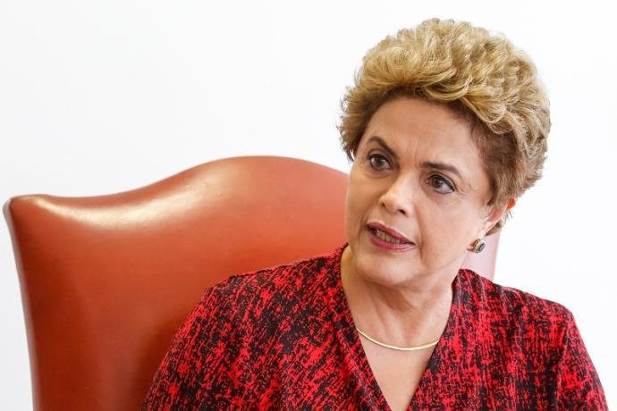 Presidente afastada n&atilde;o poupou cr&iacute;ticas &agrave; pol&iacute;tica econ&ocirc;mica do governo Temer