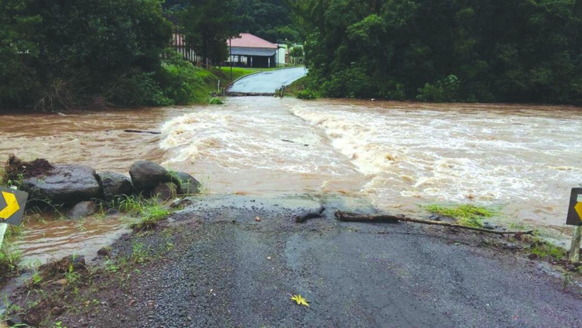Rio Cai transbordou ap&oacute;s as chuvas 