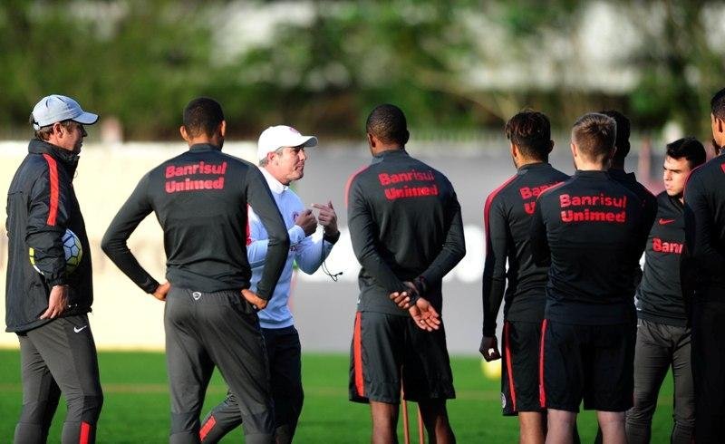 Interino Odair Hellmann comandou o treinamento do Inter
