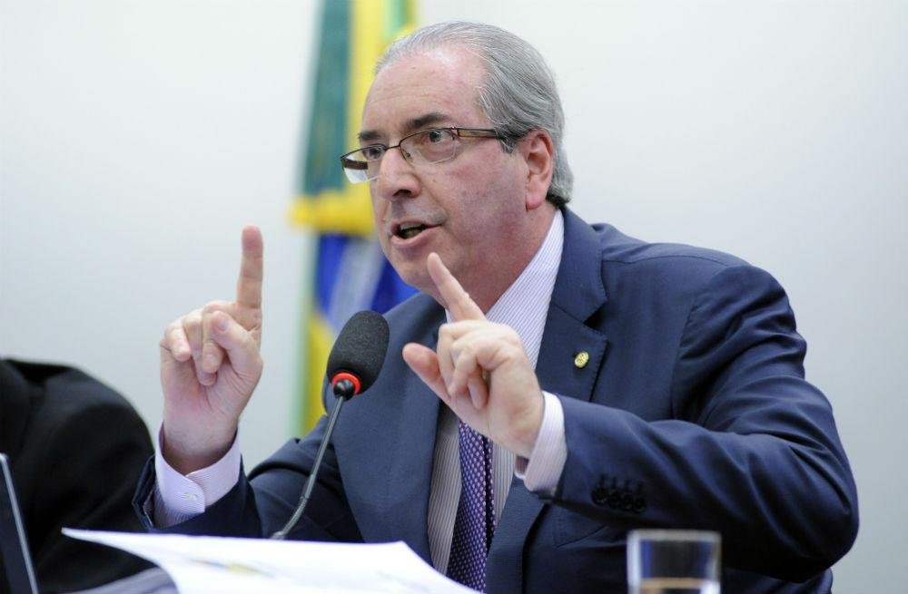 Sess&atilde;o que analisa a&ccedil;&atilde;o contra parecer que pede cassa&ccedil;&atilde;o do deputado foi encerrada com in&iacute;cio da ordem do dia