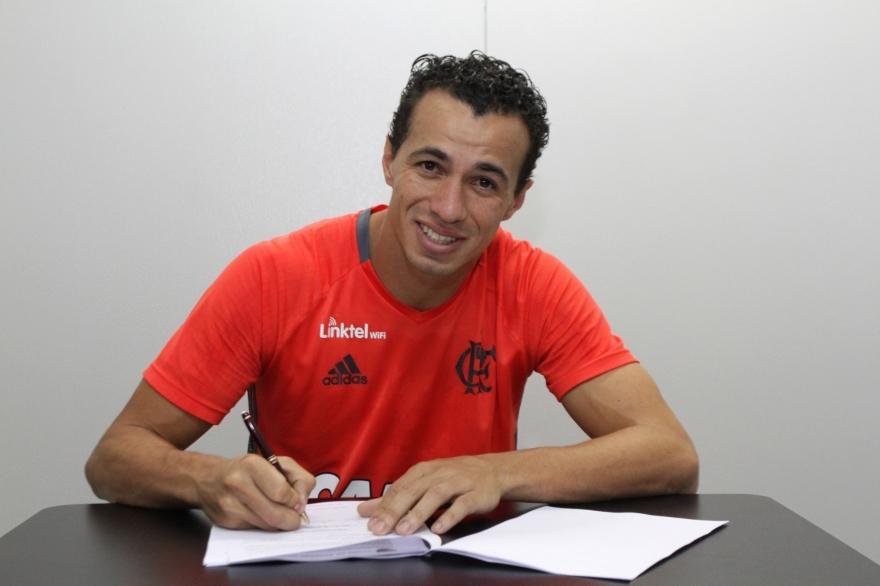 Dami&atilde;o foi confirmado como novo refor&ccedil;o do Flamengo