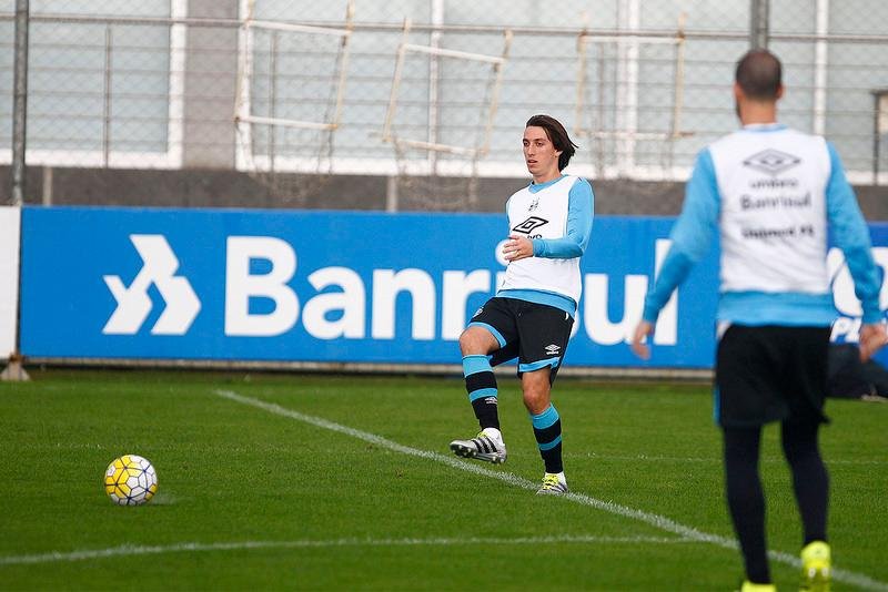 Geromel voltou a treinar normalmente
