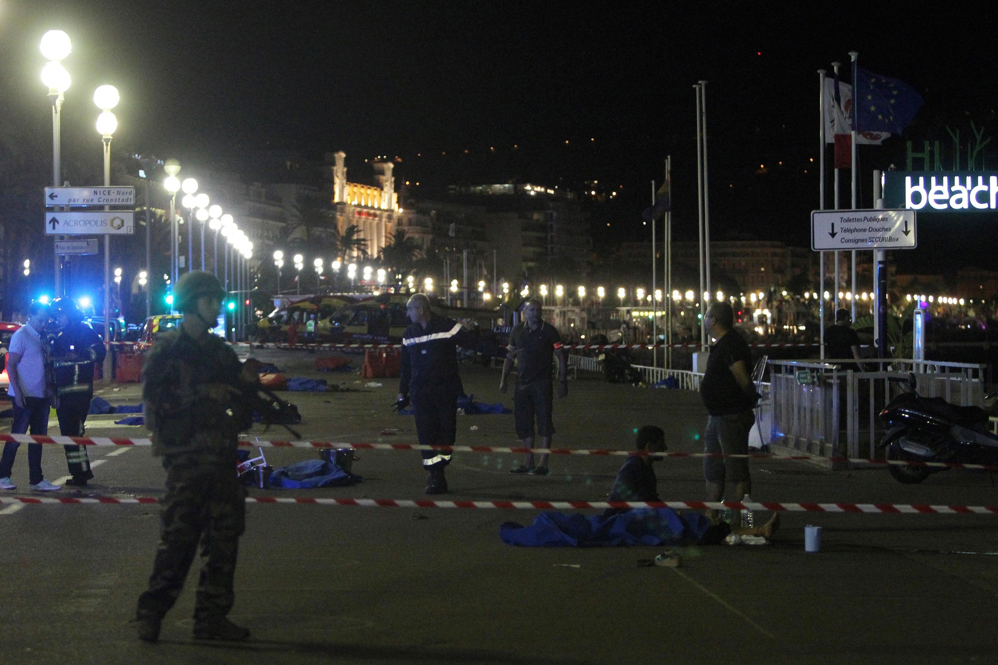 Outras 100 pessoas ficaram feridas durante comemora&ccedil;&otilde;es do Dia da Bastilha em Nice