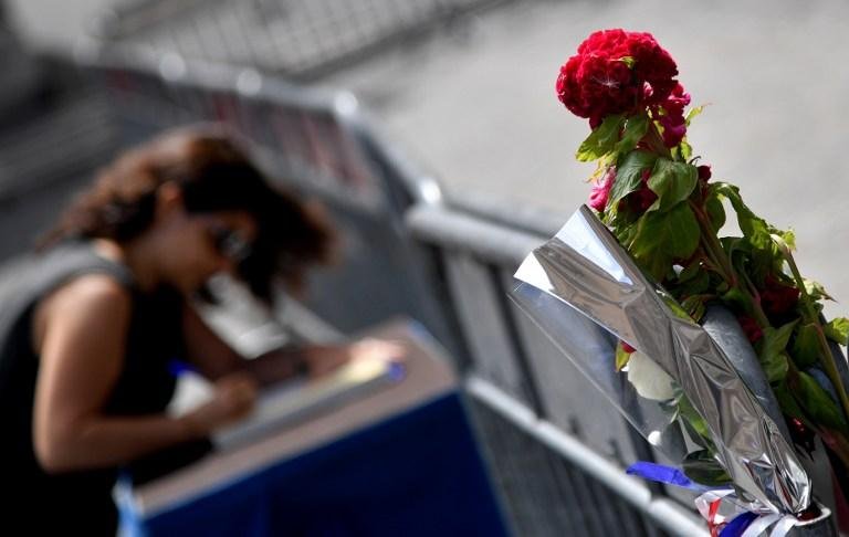 Fran&ccedil;a decreta tr&ecirc;s dias de luto nacional ap&oacute;s atentado em Nice