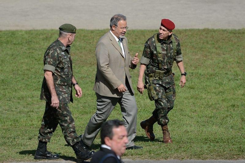 Segundo ministro da Defesa, procedimentos de prote&ccedil;&atilde;o ser&atilde;o ser&atilde;o revisados 