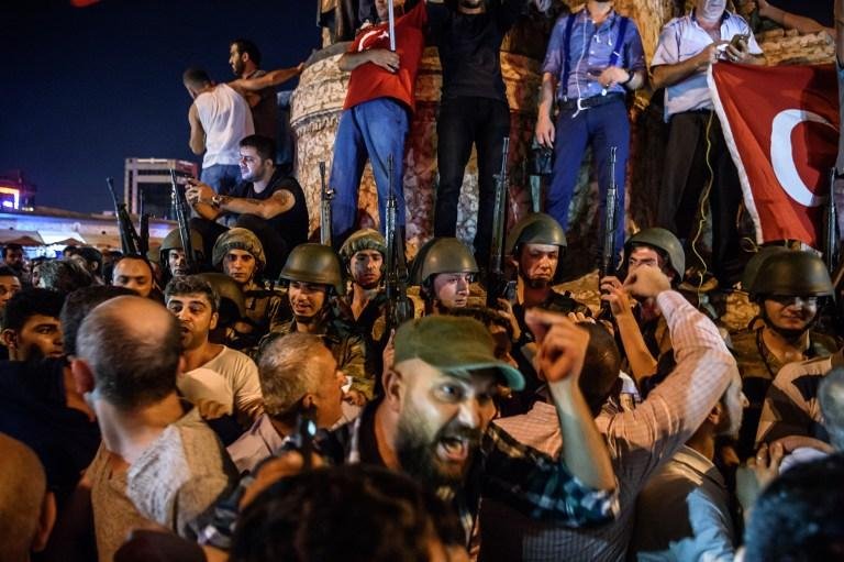 Noite festiva se transforma em pesadelo em Istambul