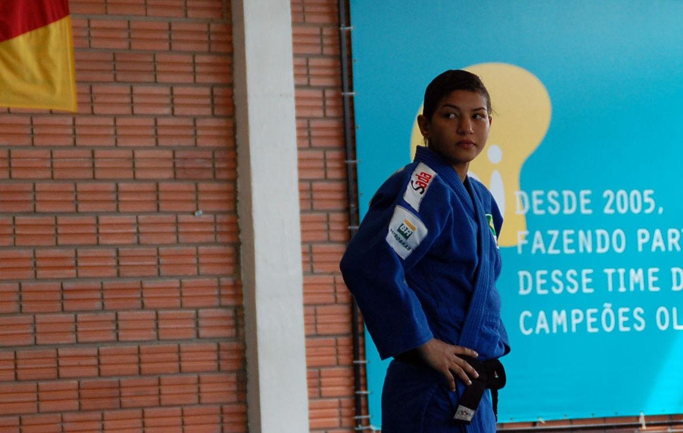 Campe&atilde; ol&iacute;mpica Sarah Menezes &eacute; uma das atletas militares no Rio-2016