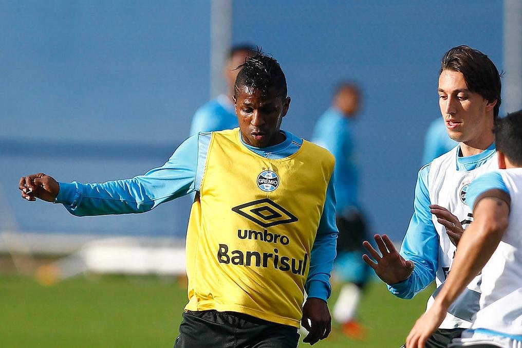 Dirigente garantiu equatoriano &agrave; disposi&ccedil;&atilde;o de Roger na semana, assim como zagueiro Walter Kannemann