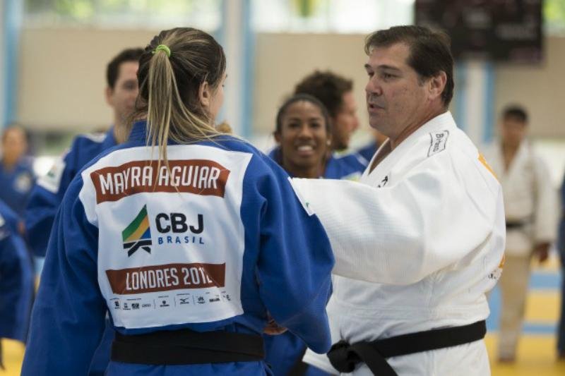 Jud&ocirc; brasileiro vai de zero &agrave; esquerda &agrave; superpot&ecirc;ncia pelas m&atilde;os de franc&ecirc;s 