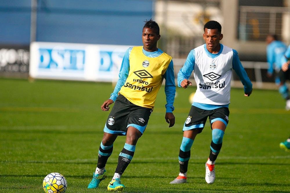 Depois de uma boa estreia pelo Gr&ecirc;mio, atacante n&atilde;o conseguiu mais manter o n&iacute;vel das atua&ccedil;&otilde;es
