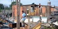 Reintegração de posse retira 300 famílias de área em Porto Alegre 