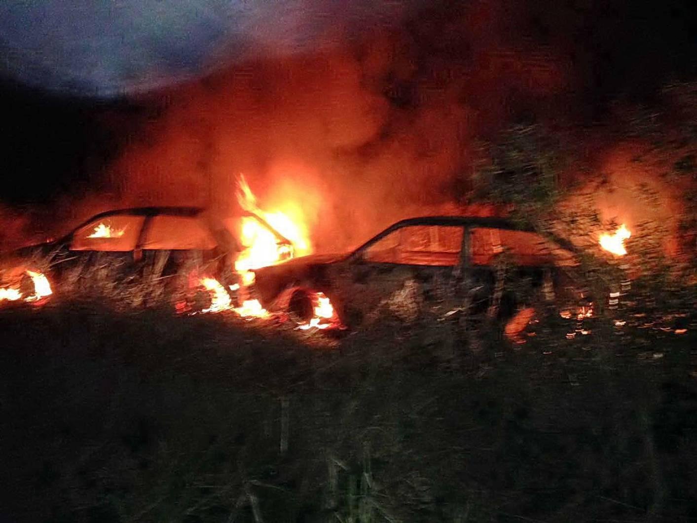 Carros usados no assalto foram incendiados