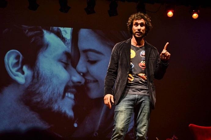 Mon&oacute;logo &eacute; conduzido pelo ator Jos&eacute; Henrique Ligabue