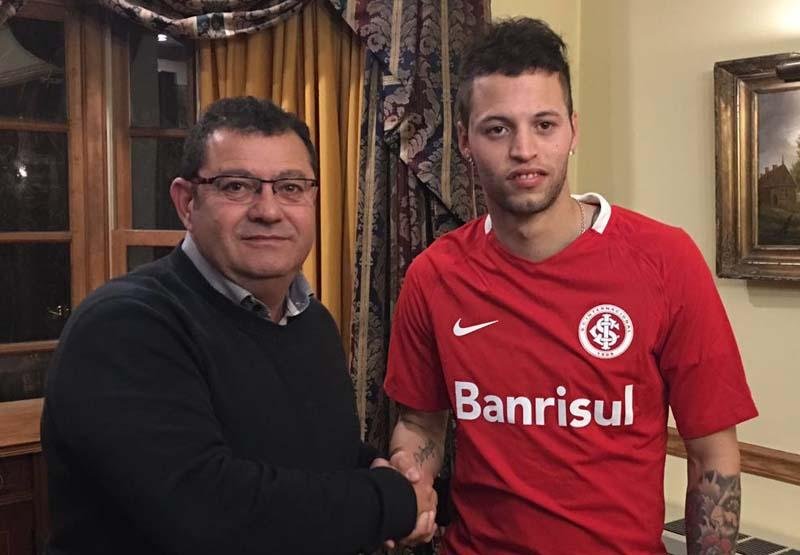 Vice-presidente Carlos Pellegrini foi at&eacute; Montevid&eacute;u para acertar contrato com atacante Nico L&oacute;pez