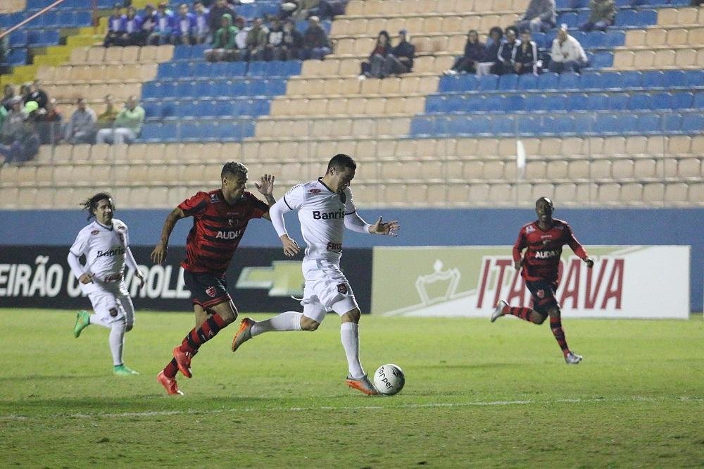 Brasil de Pelotas marcou gol aos 24 minutos do primeiro tempo