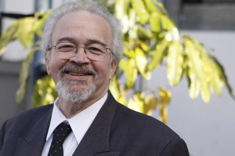 Morre Danilo Ucha, colunista do Jornal do Com&eacute;rcio