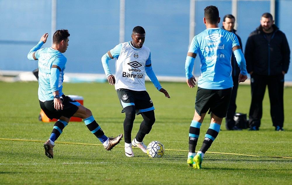 Gr&ecirc;mio ter&aacute; mudan&ccedil;as na defesa contra S&atilde;o Paulo