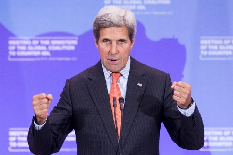 John Kerry tamb&eacute;m falou sobre o ataque suicida em Cabul