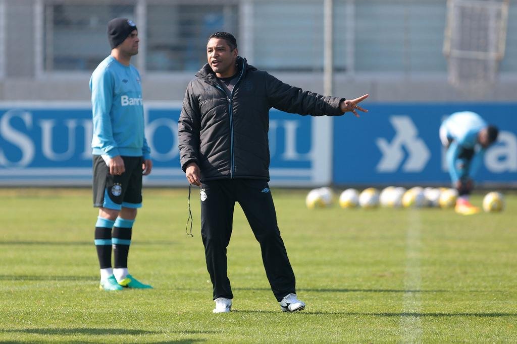 Roger Machado fez mudan&ccedil;as em todos os setores da equipe gremista para partida contra S&atilde;o Paulo