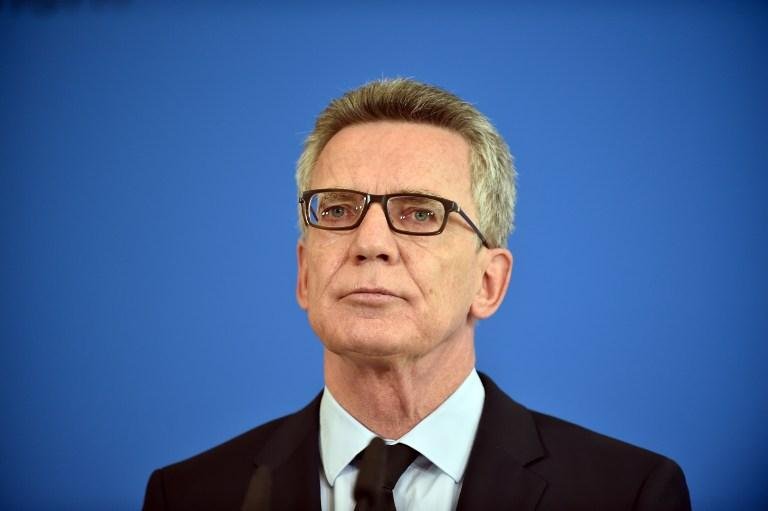 Ministro do Interior da Alemanha rejeita "suspeita generalizada" contra refugiados