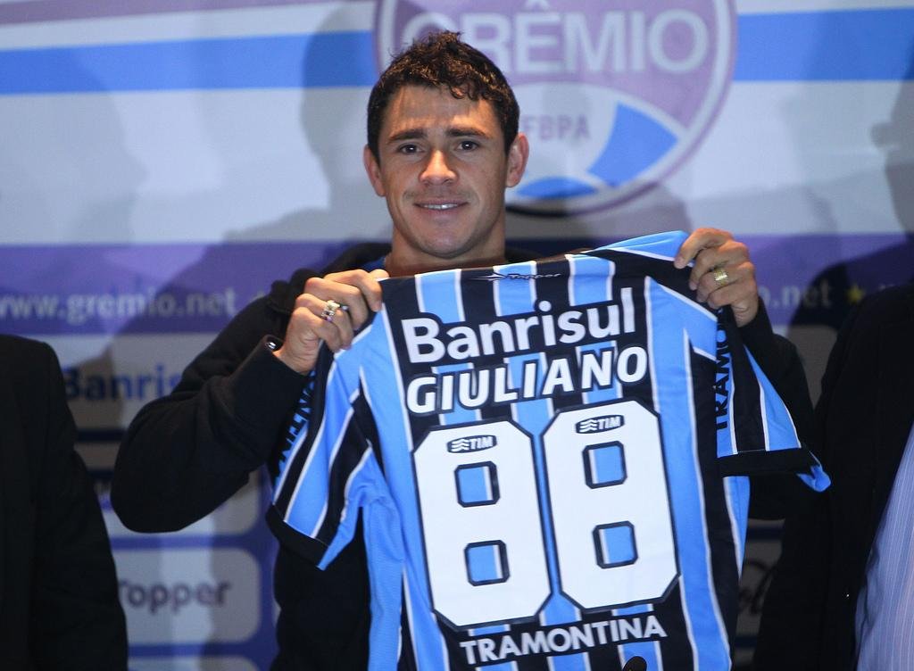 Giuliano foi apresentado em 2014, disputou 110 partidas, marcou 19 gols e deu 20 assist&ecirc;ncias