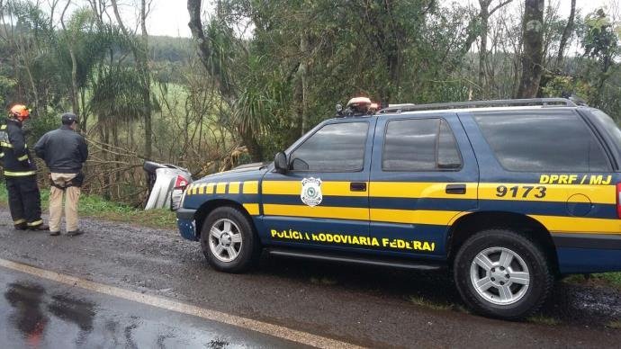 Rosane Vontobel Rodrigues morre em colis&atilde;o de carro contra &aacute;rvore em Panambi