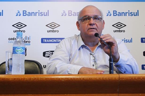 Bolzan fala em cautela para contrata&ccedil;&otilde;es