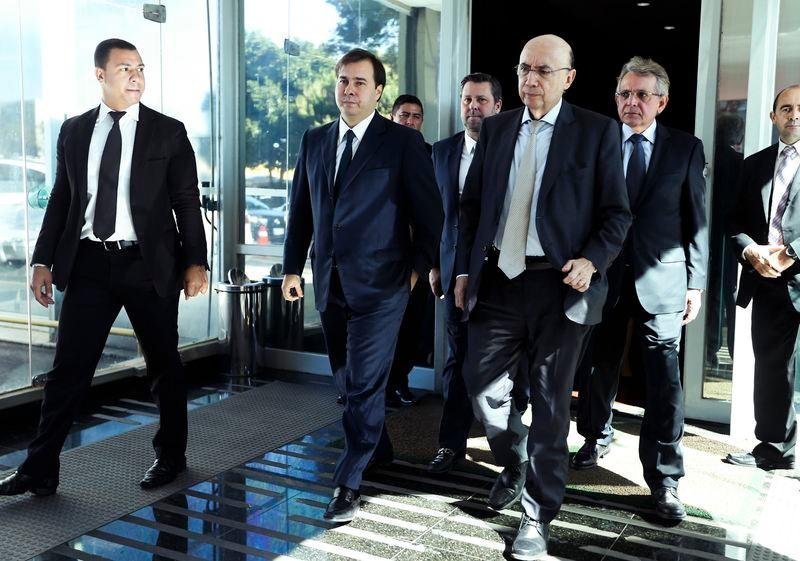 Rodrigo Maia se reuniu com o ministro da Fazenda Henrique Meirelles nesta quarta-feira