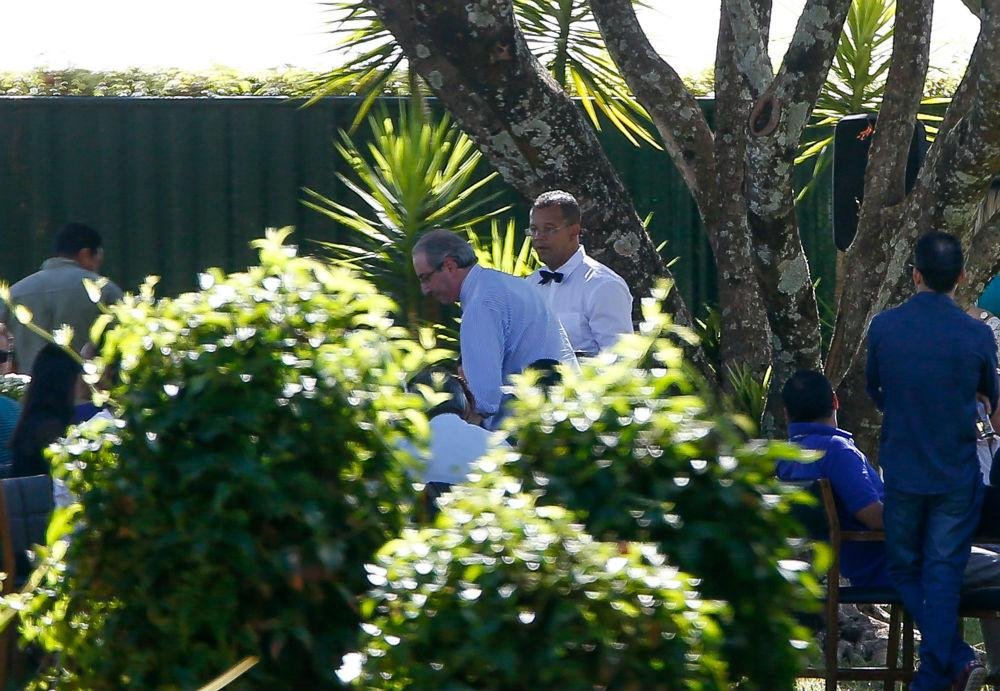 Eduardo Cunha bancou um churrasco de despedida para os funcion&aacute;rios da resid&ecirc;ncia oficial do presidente da C&acirc;mara