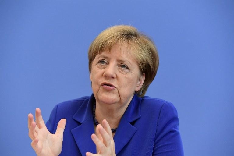 Merkel volta a defender sua pol&iacute;tica sobre os refugiados